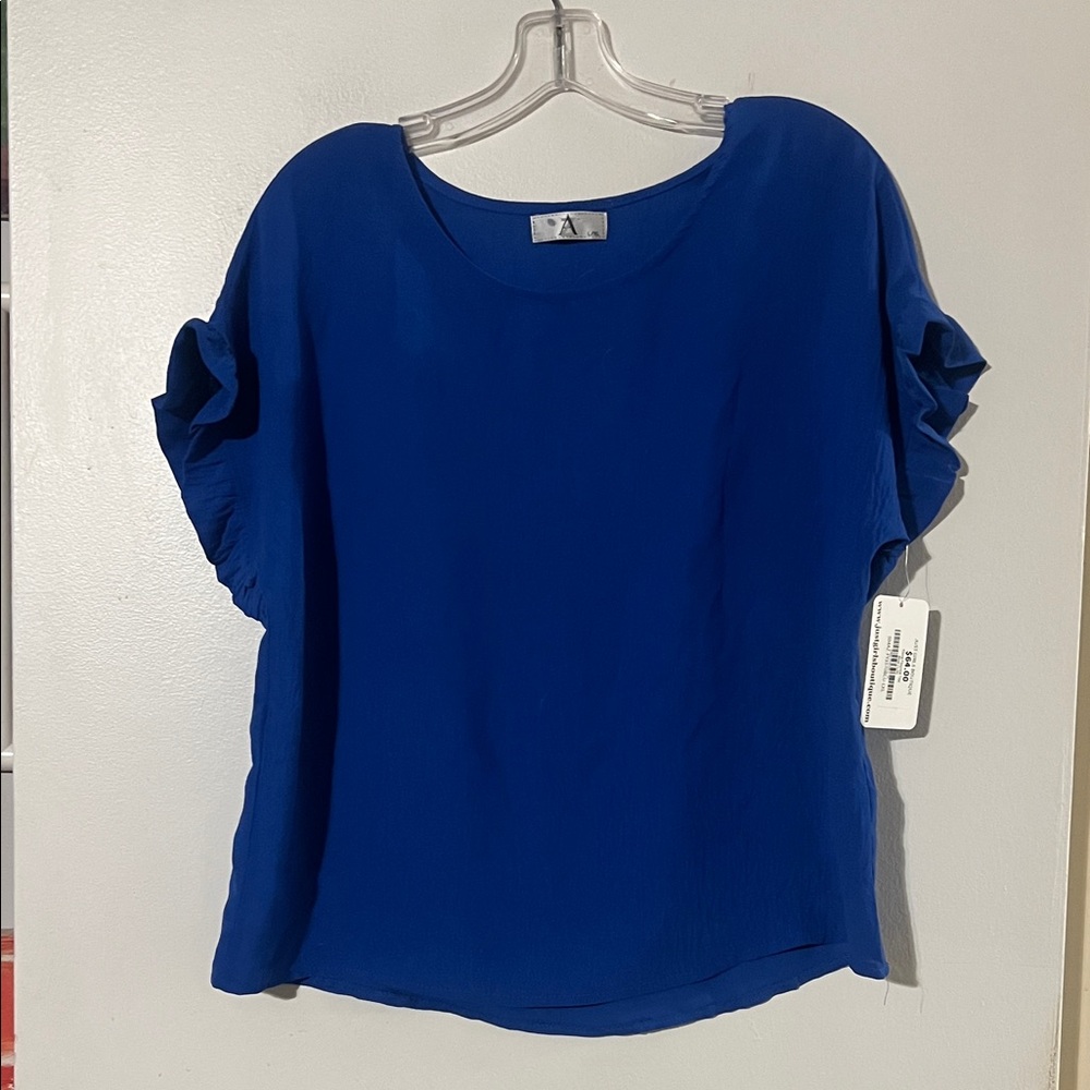 AZ Fiona flounce top. Ruffle sleeve size L/XL NWT